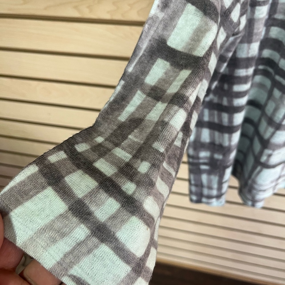 Nally & Mille polyester rayon top one size made in USA - Picture 2 of 6